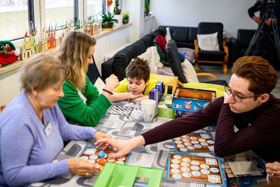 Łódź. Sudoku na Światowy Dzień Logiki. Podopieczni MOPS Łódź zasiedli do wspólnej rozgrywki