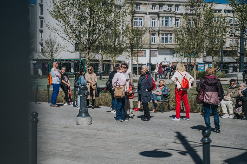 Łódź. Plac Wolności w Łodzi tętni życiem. To jedno z najpopularniejszych miejsc spotkań!