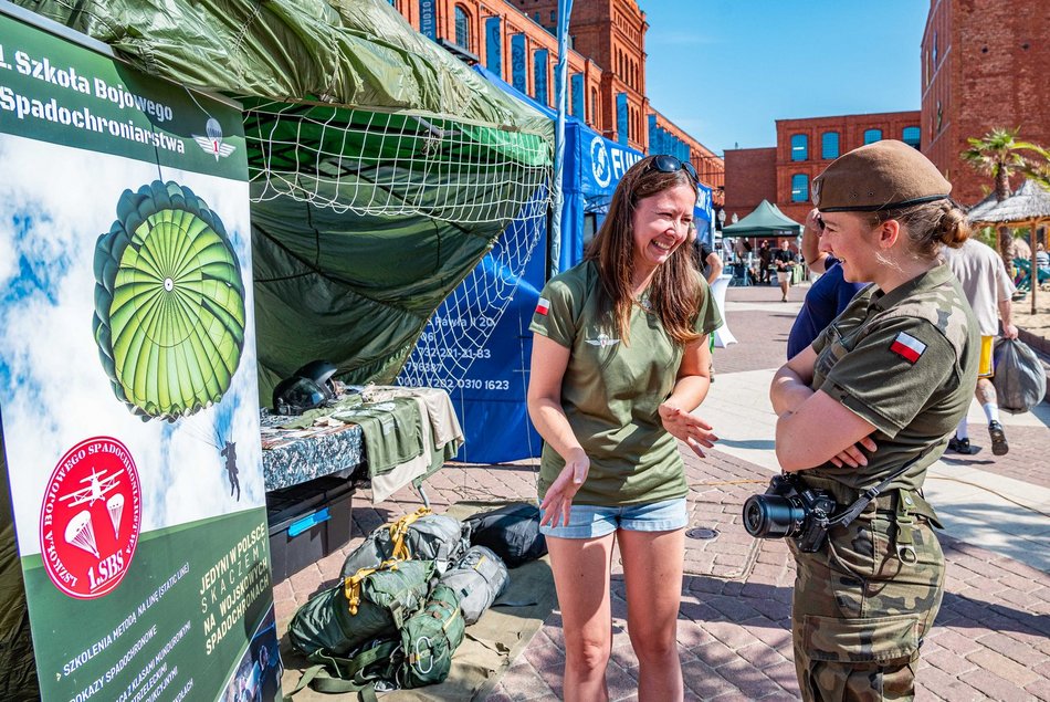 Piknik weterana w Manufakturze