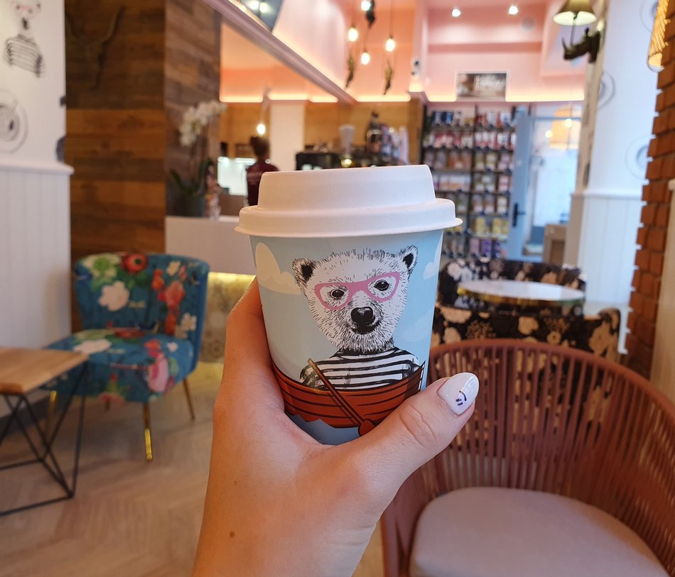 The White Bear Coffee już w Łodzi. Kolorowa kawiarnia kusi wystrojem i kawą speciality