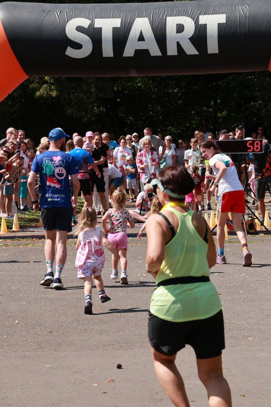 Łódź. Botaniczna Piątka w Ogrodzie Botanicznym w Łodzi. Biegowe emocje i pozytywna energia