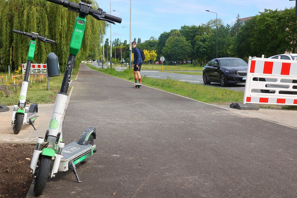 Łódź. Nowa droga rowerowa na Retkini w Łodzi. Trasa jest już otwarta dla rowerzystów