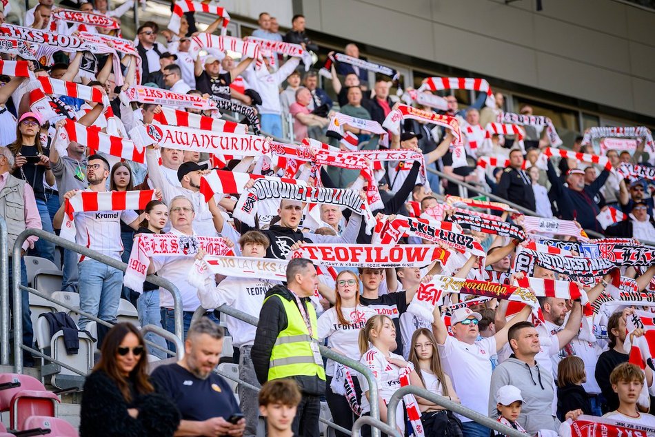 Łódź. Kibice na meczu ŁKS Łódź ze Zniczem Pruszków. Byłeś? Odszukaj się w galerii