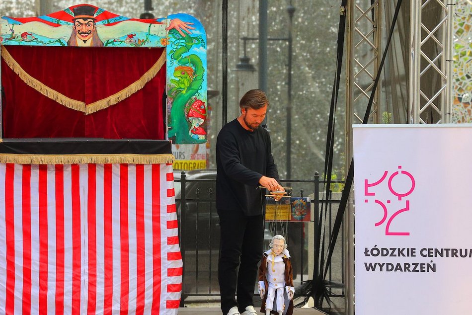 Łódź. Baśniowa Piotrkowska w Łodzi. Teatr Barnaby zachwycił najmłodszych widzów
