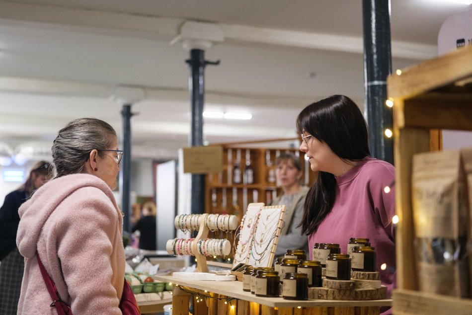 Łódź. Bazar smaku w Ogrodach Geyera w Łodzi przyciąga smakoszy! Zdrowa żywność dla każdego
