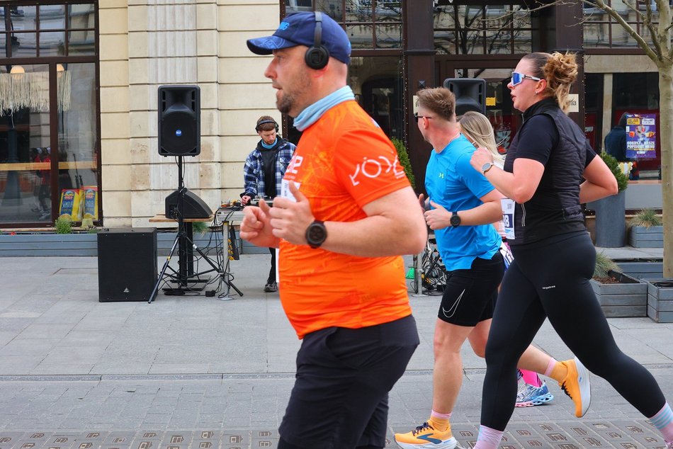 Łódź. DOZ Maraton Łódź 2026. Brałeś udział w biegu na 10 km? Znajdź się na zdjęciach!