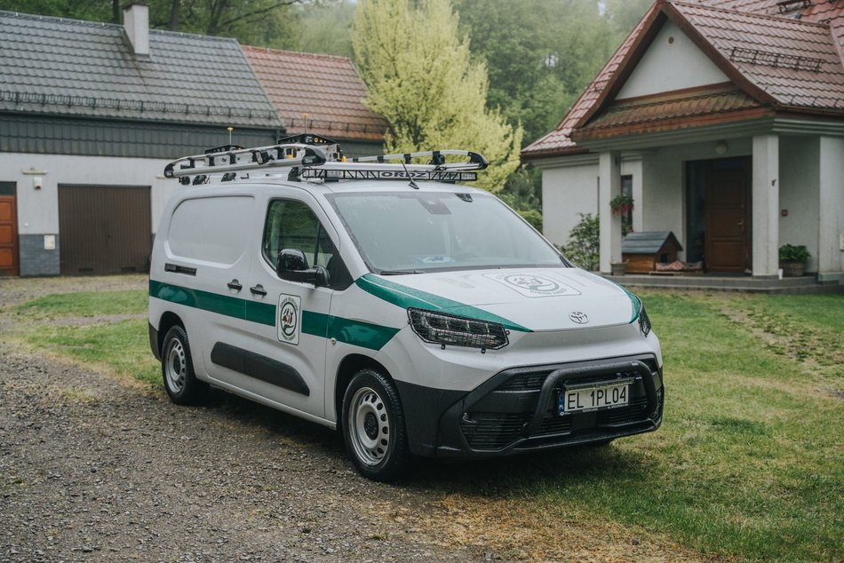 Łódź. Nowa karetka do ratowania dzikich zwierząt w Łodzi