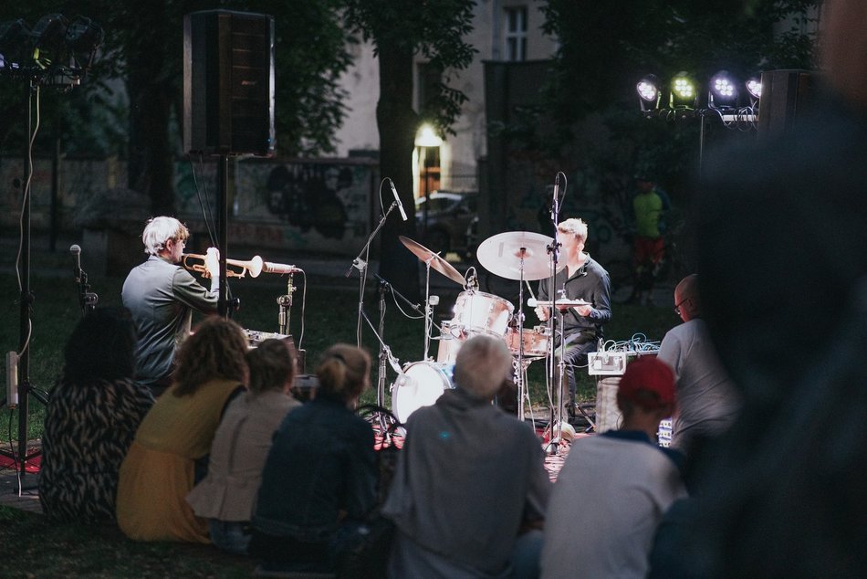 Łódź. Piotrkowska Kameralnie. Duet BLED wystąpił w pasażu Rubinsteina w Łodzi