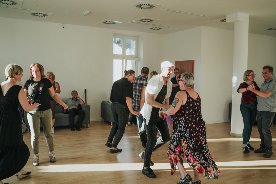 Łódź. Niedzielna potańcówka przy Piotrkowskiej. Pełno tańca, muzyki i dobrej energii!