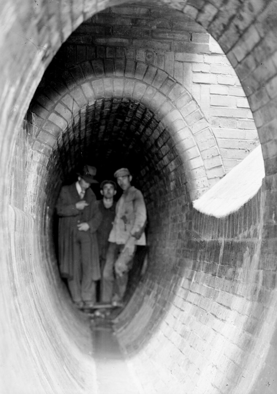 Śniegowce, usuwanie śniegu z łódzkich ulic - archiwalne zdjęcia