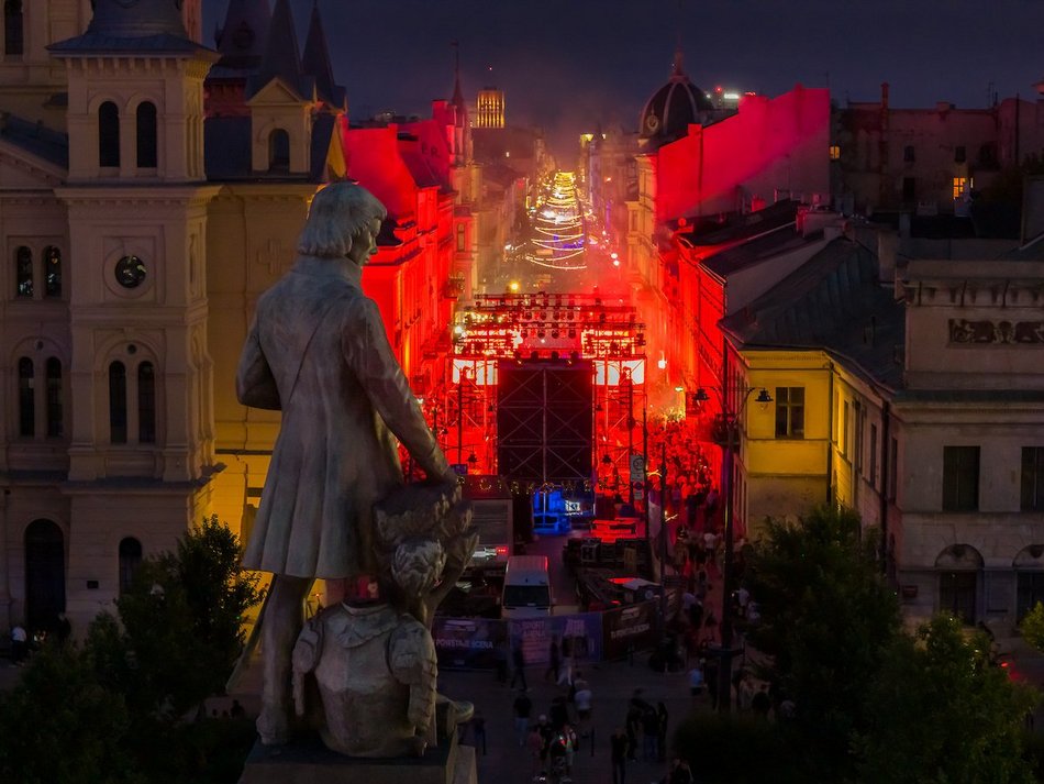 Łódź. To dopiero widok! Największy pochód w historii Parady Wolności w Łodzi z lotu ptaka!