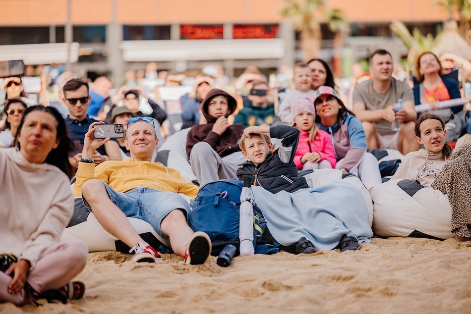Łódź. Sławosz Uznański-Wiśniewski w kosmosie! Łodzianie oglądali start na Astropikniku w Manufakturze