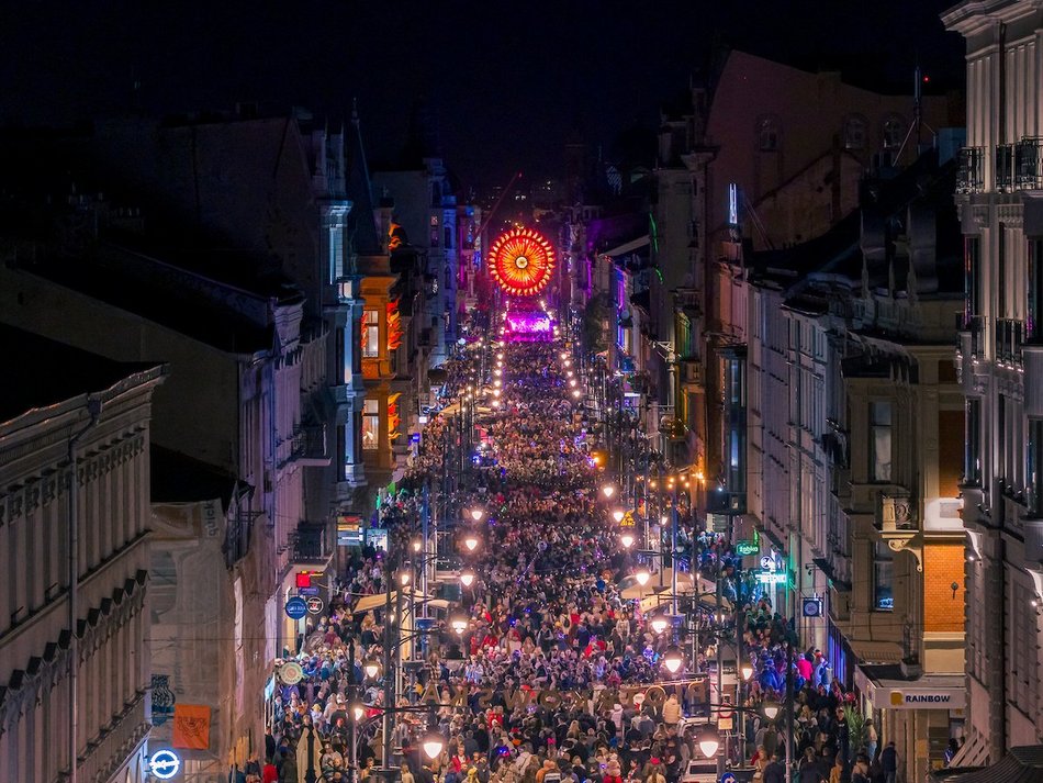 Łódź. Tłumy na Light Move Festival Łódź 2025! Mnóstwo pozytywnej energii!