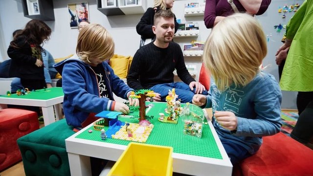 Вулиця Żywiołów в EC1 Łódź. Майстер-класи з LEGO та програмування для дітей. Реєстрація триває