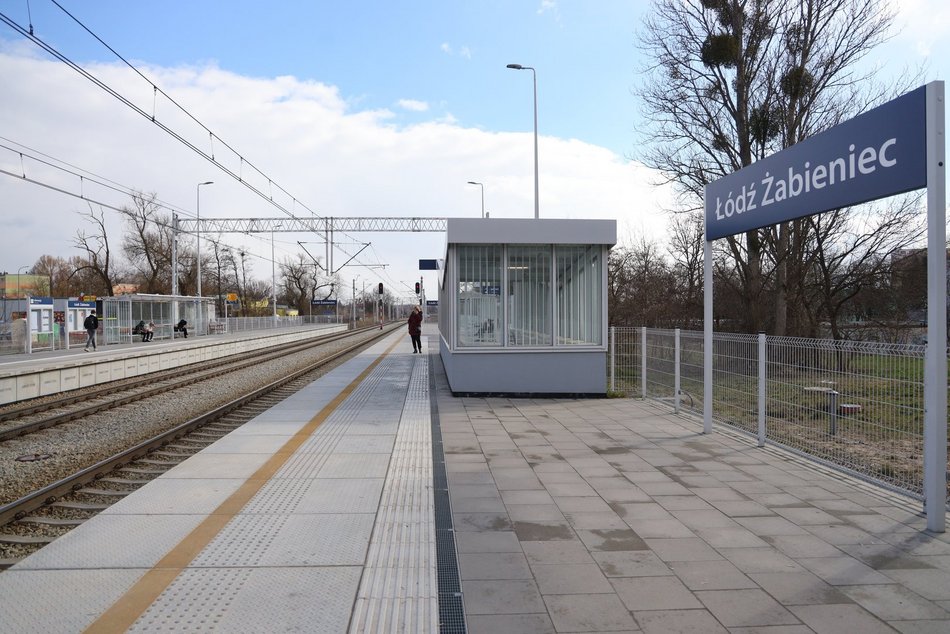 Łódź. Węzły przesiadkowe w Łodzi. MPK Łódź, pociągiem, a może rowerem miejskim? Podróżuj jak ci wygodnie!