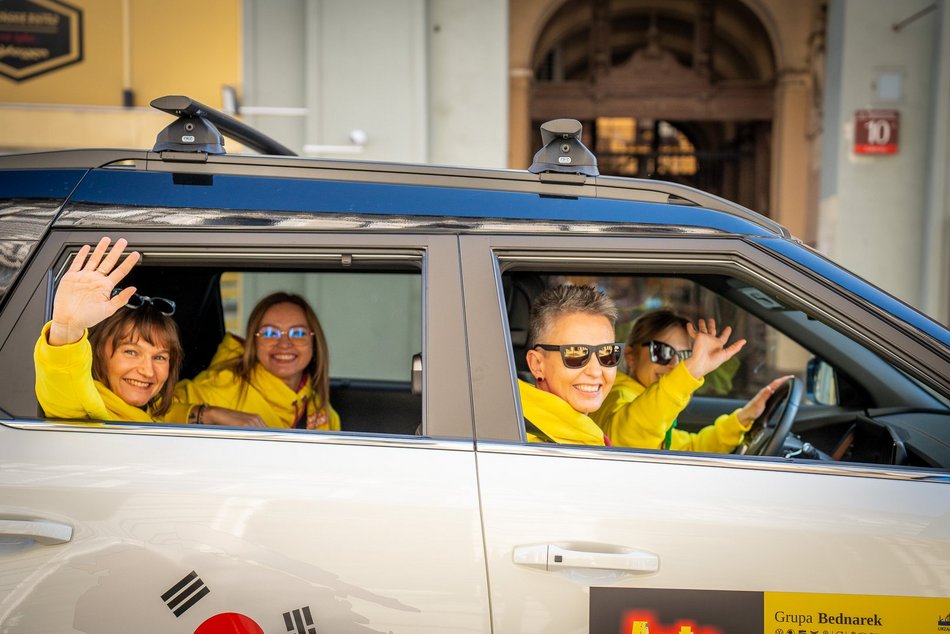 Łódź. Zobacz, jak "Babski Rajd AutoMocne" popędził Piotrkowską w Łodzi!
