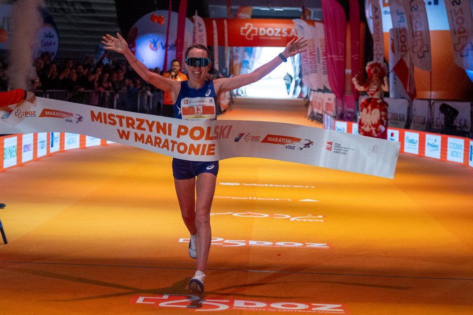 Łódź. DOZ Maraton Łódź 2026. Brałeś udział w biegu? Odszukaj się w galerii i zapisz na pamiątkę!