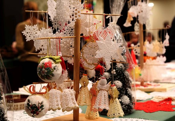 Łódź. Świąteczny Kiermasz Sztuki w Łodzi. Unikatowe rękodzieło, ozdoby świąteczne i warsztaty