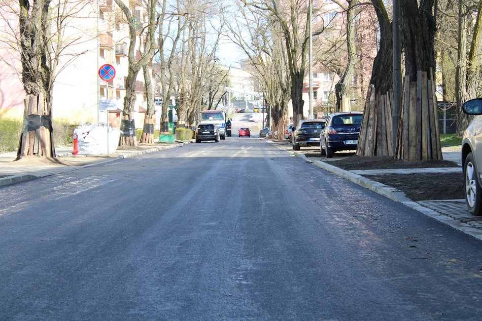 Remont Długosza i Okrzei w Łodzi zbliża się do końca. Jest już asfalt i chodniki!