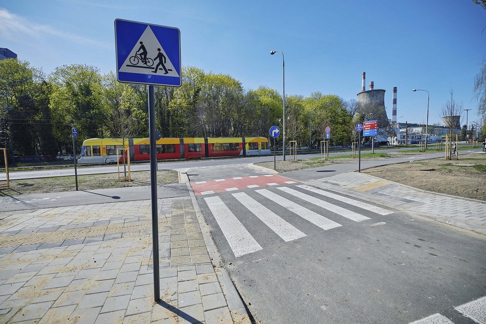 Łódź. Różyckiego w Łodzi otwarta dla ruchu. Nowa jezdnia, przebicie do Politechniki i chodniki