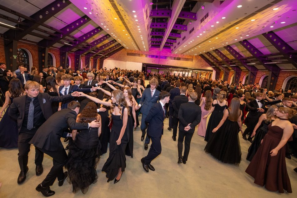 Łódź. Studniówka I LO w Łodzi