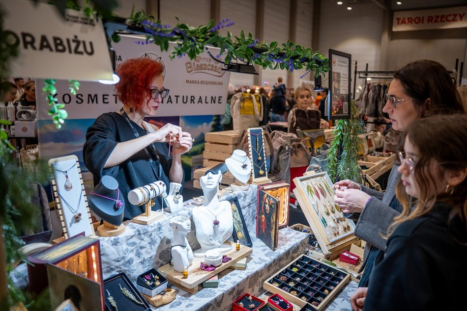 Łódź. Targi Rzeczy Wyjątkowych w hali Expo Łódź. Biżuteria, plakaty, dekoracje i więcej