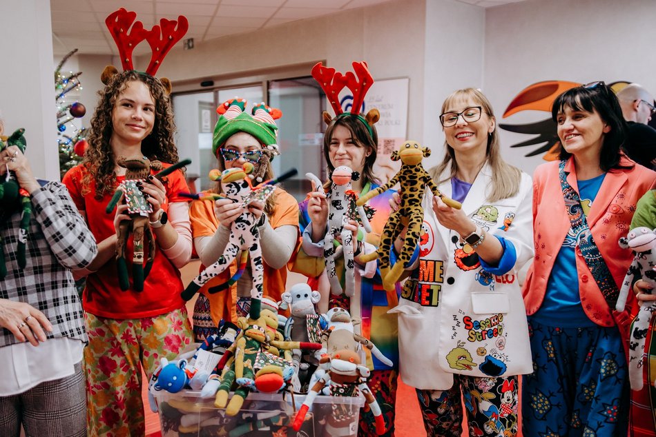 Pluszowe małpki dla dzieci ze szpitala Matki Polki