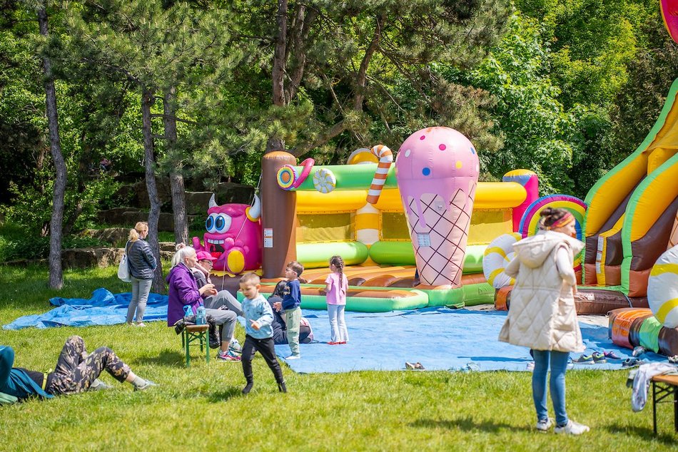 Łódź. Miasteczko dmuchańców w parku Podolskim. Najlepsza zabawa dla dzieci