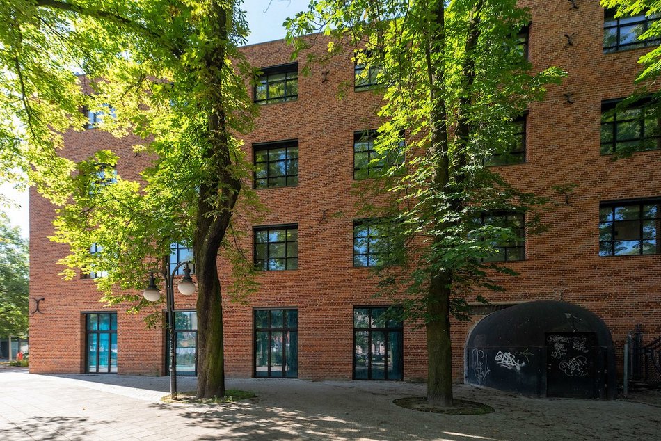 Łódź. Metamorfoza przy placu Komuny Paryskiej w Łodzi. Zabytek z XIX wieku odzyska dawny blask