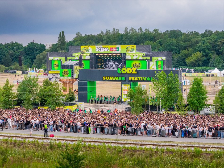 Deszcz im niestraszny! Pierwsi festiwalowicze rozpoczęli trzeci dzień Łódź Summer Festival 2025!