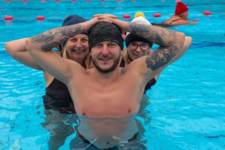 Pierwsze w tym sezonie morsowanie w Aquaparku Fala w Łodzi