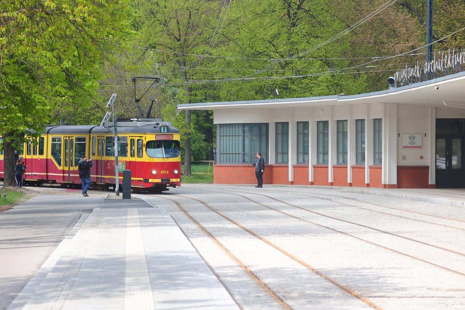 Łódzkie Linie Turystyczne już na trasach! Tak Łodzianie zwiedzają Łódź