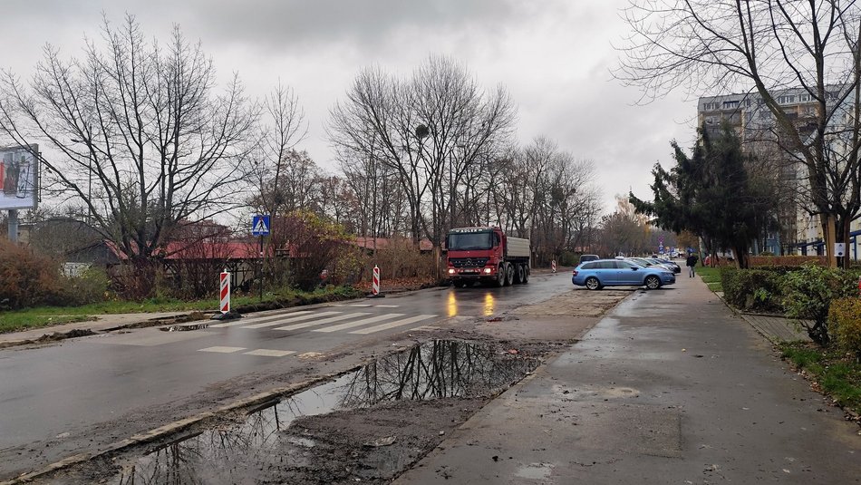 Łódź. Remont Bartoka. Będzie nowa nawierzchnia, chodniki i miejsca parkingowe