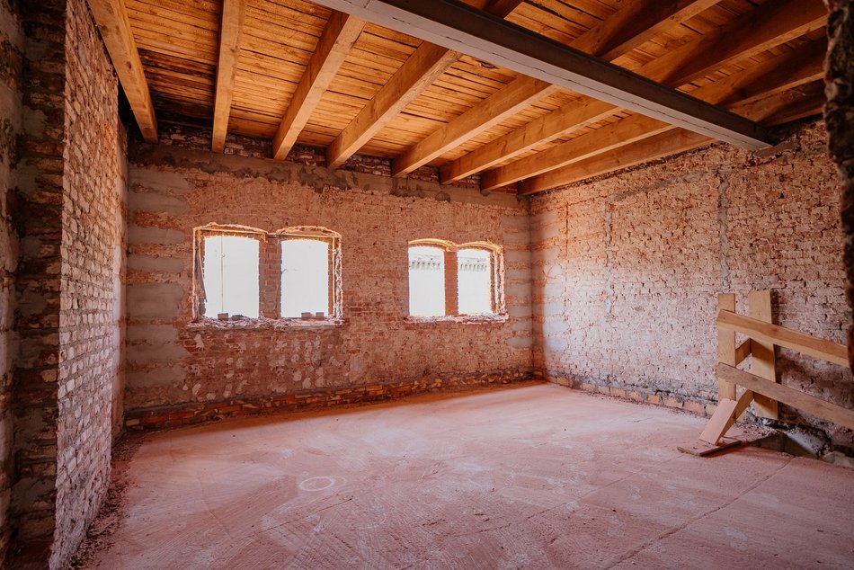 Famuły przy Ogrodowej 24 w Łodzi na półmetku odnowy!