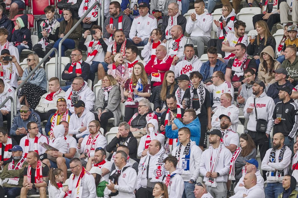 Kibice ŁKS Łódź na meczu z Radomiakiem Radom