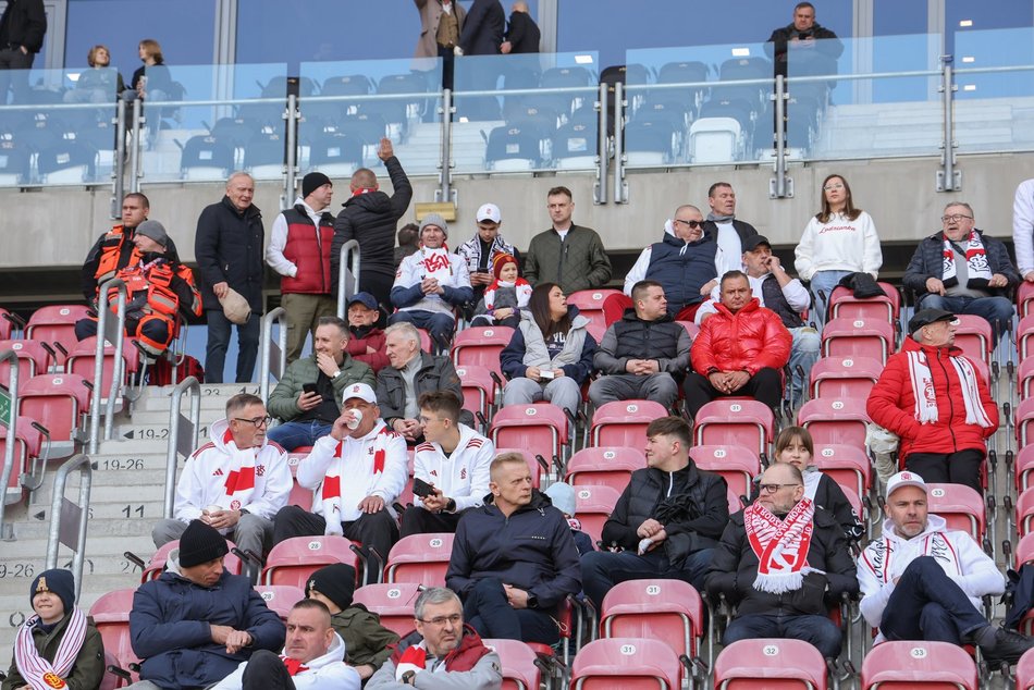 Łódź. Kibice na meczu ŁKS Łódź z Ruchem Chorzów. Byłeś/aś? Znajdź się w galerii!