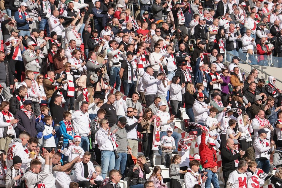 Łódź. Kibice na meczu ŁKS Łódź z Ruchem Chorzów. Byłeś/aś? Znajdź się w galerii!