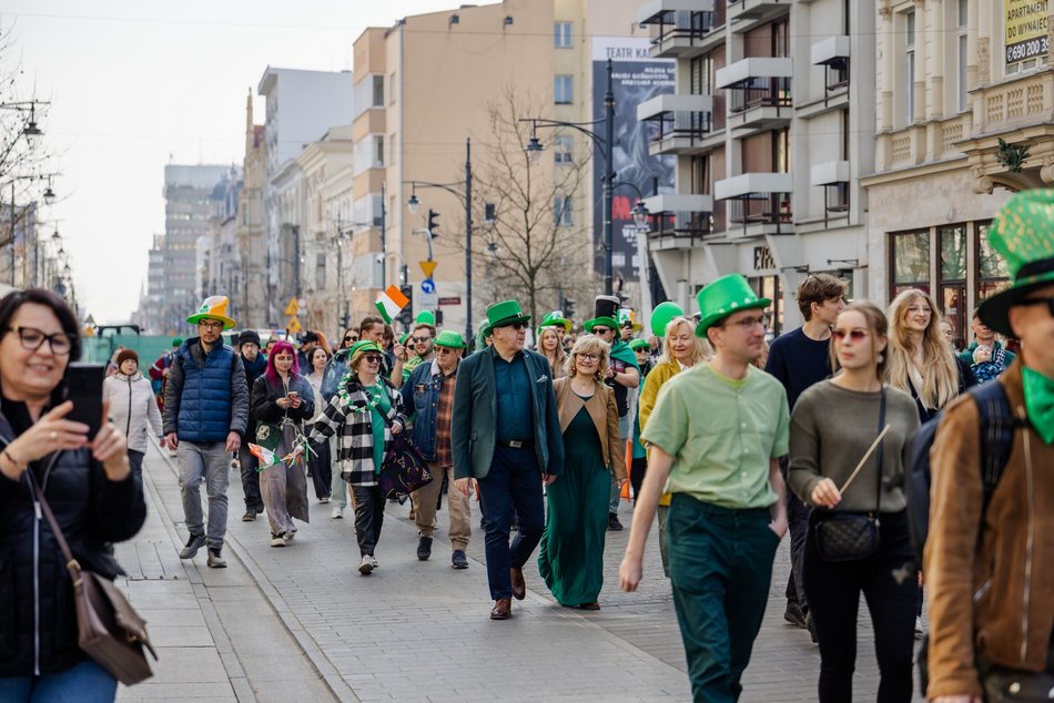 Zielona parada przeszła Piotrkowską! Tłumy świętują z okazji Dnia Świętego Patryka