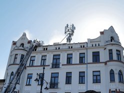 Pożar kamienicy u zbiegu Kilińskiego i Nawrot w Łodzi. Skrzyżowanie zablokowane