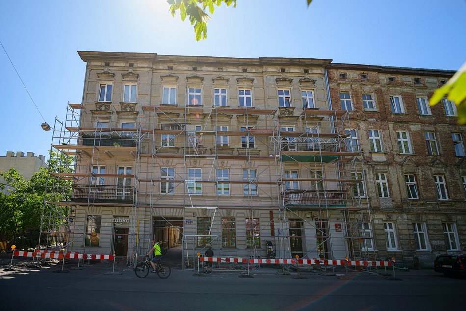 Łódź. Kamienica przy Żwirki w Łodzi w trakcie modernizacji. To dzięki wysokiej dotacji!