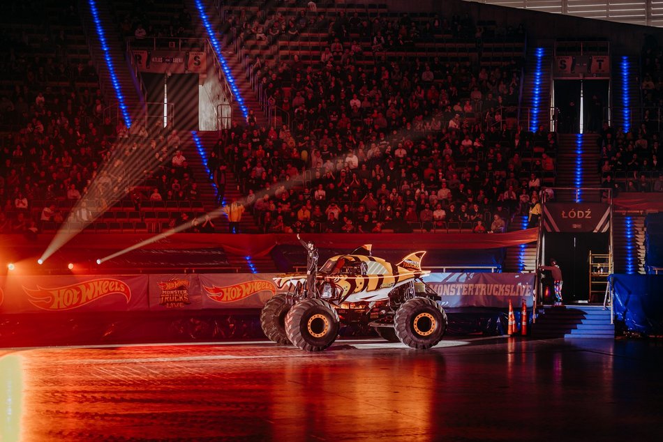 Świecące w ciemności Monster Trucki w Atlas Arenie