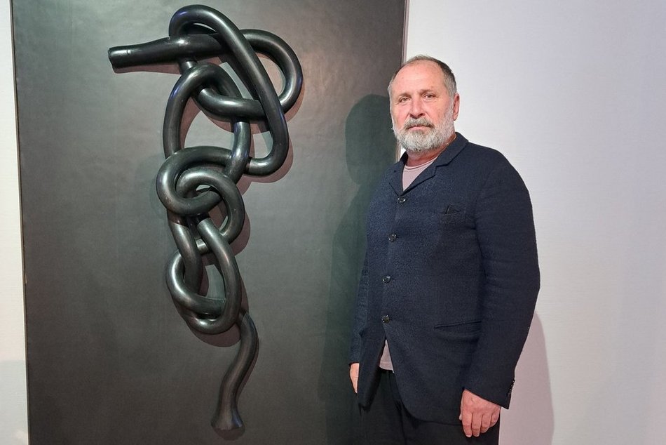 Xawery Wolski w CMWŁ. Wystawa „Sploty" artysty znanego na całym świecie z monumentalnych rzeźb