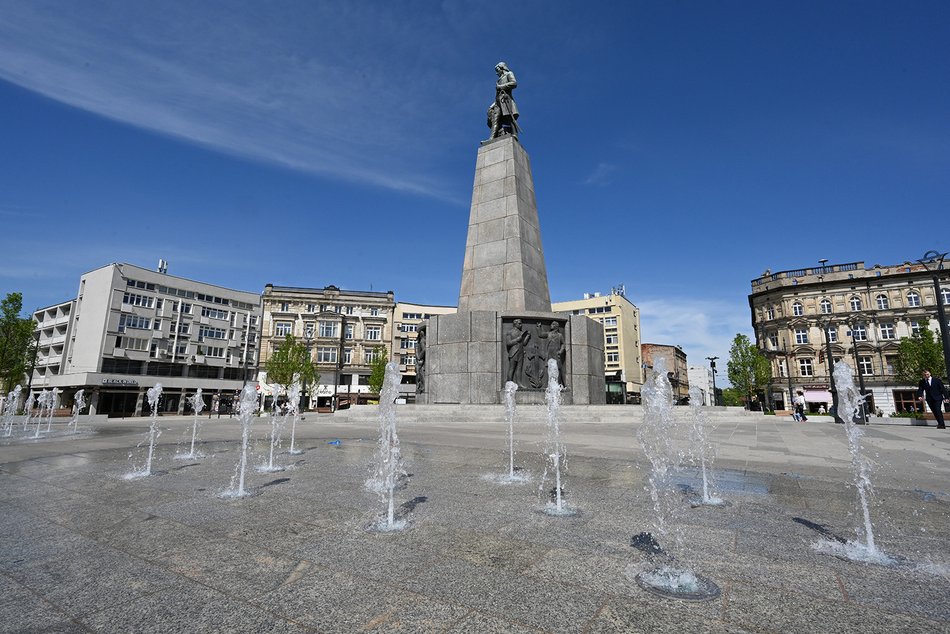 Kolejne zdroje uliczne w Łodzi. Najnowsze stanęły przy pasażu Schillera