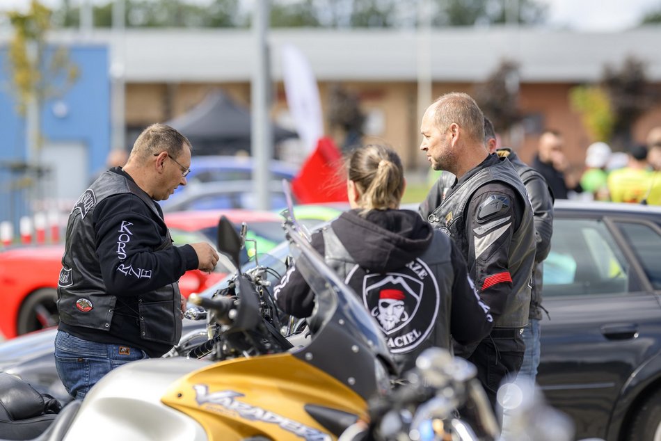 Ale auta pod Atlas Areną w Łodzi. Europejski zlot aut sportowych