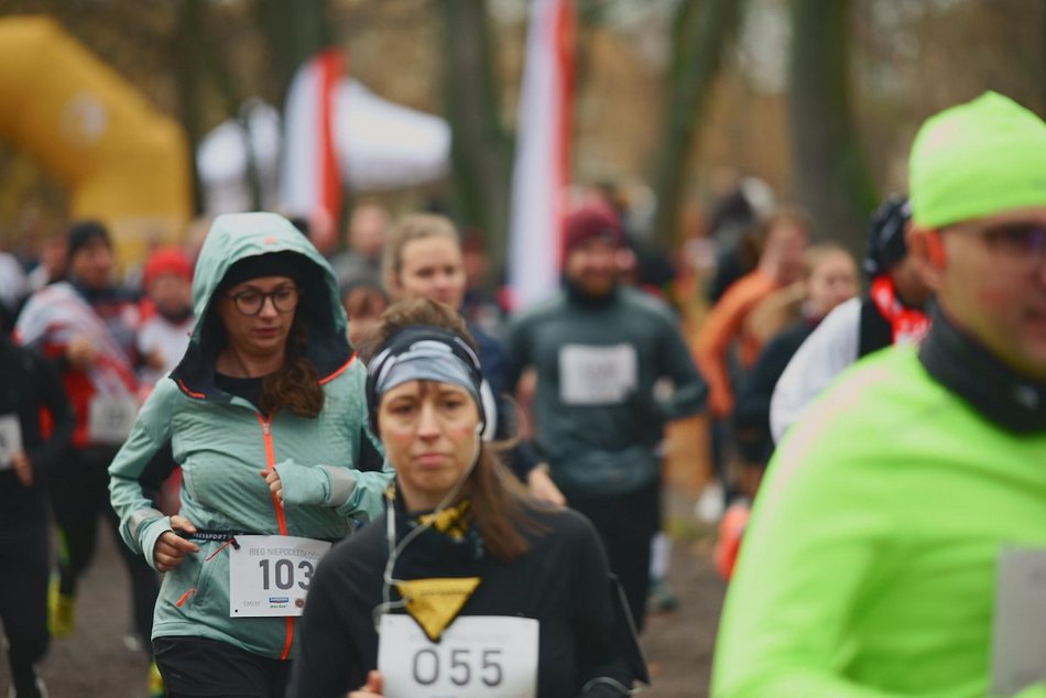 Łódź. Bieg Niepodległości w parku Julianowskim