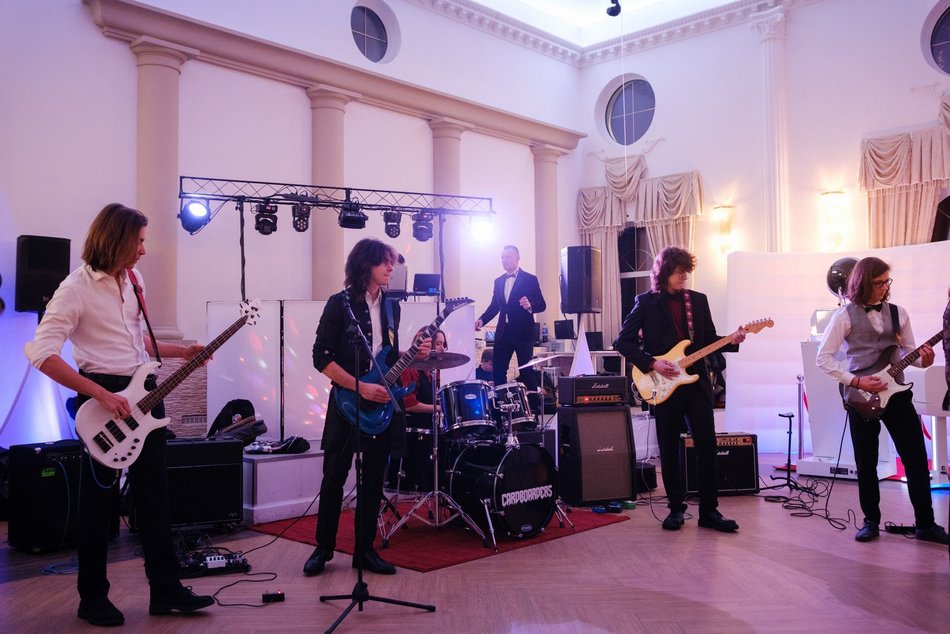 Studniówka XV w Łodzi. Niezapomniane chwile i piękne wspomnienia