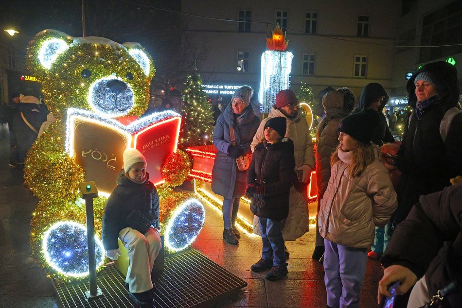 Iluminacje świąteczne w Łodzi. Zobacz najpiękniejsze ozdoby na Piotrkowskiej i placu Wolności
