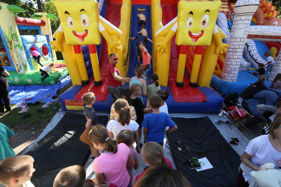 Rodzinny piknik z okazji 600. Urodzin Łodzi w Szkole Podstawowej nr 170 przy ul. Miedzianej 1/3