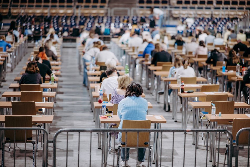 Łódź. Atlas Arena największą salą egzaminacyjną w Polsce! Medycy sprawdzają swoją wiedzę
