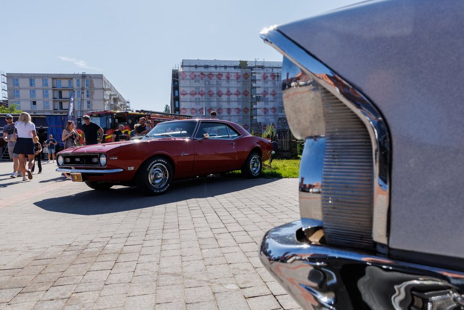 Łódź. Zlot amerykańskich samochodów w Łodzi. Prawdziwe perły motoryzacji